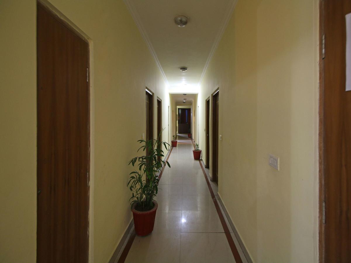 Hotel Oyo 5667 Katra Continental Exterior foto