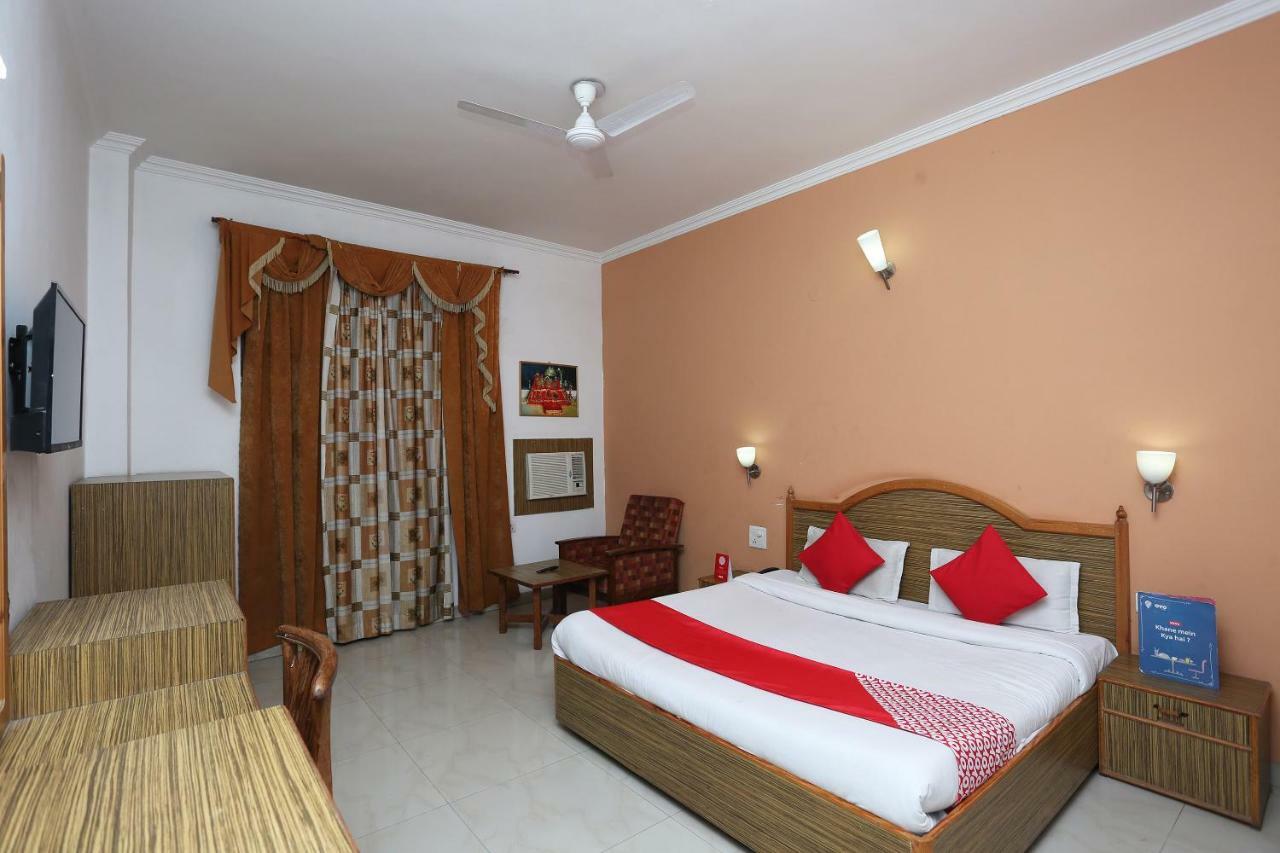 Hotel Oyo 5667 Katra Continental Exterior foto
