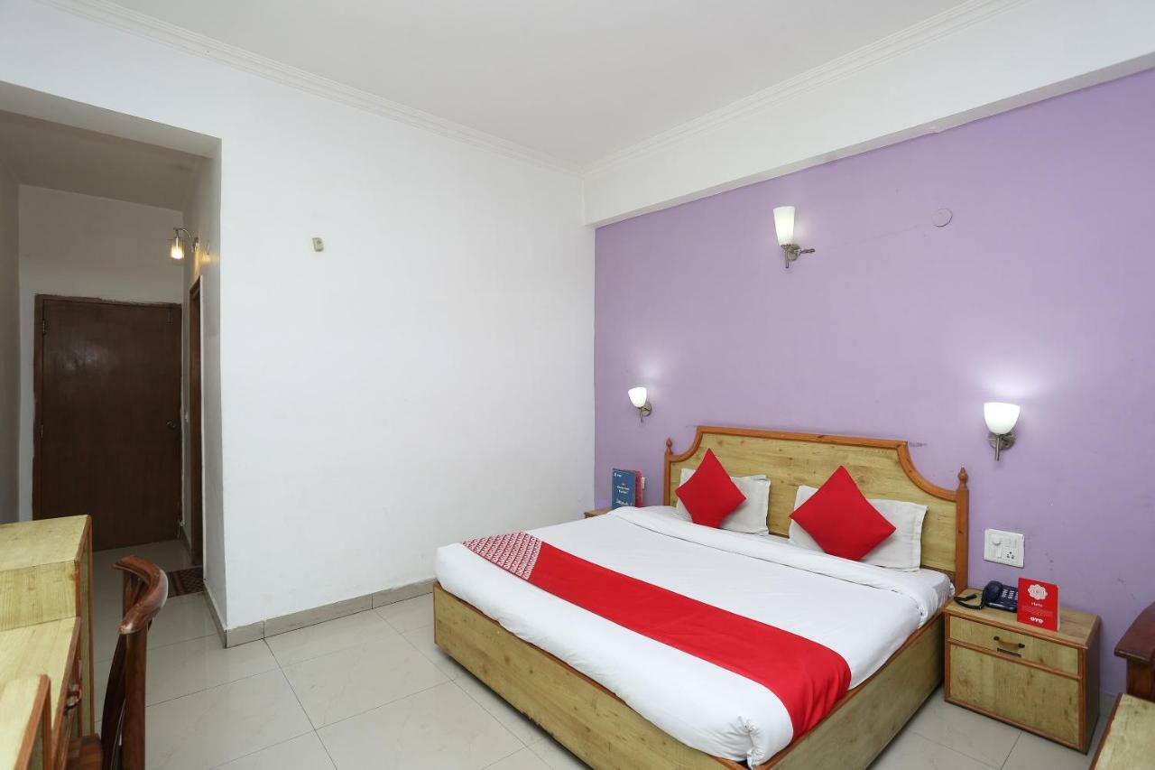 Hotel Oyo 5667 Katra Continental Exterior foto